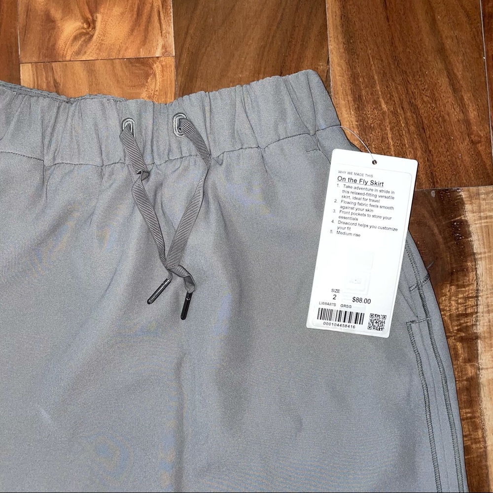 Lululemon on the fly skirt grey sage green nwt - Picture 7 of 7